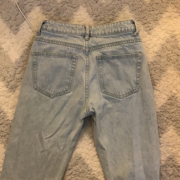 Light Wash Adika Davis Jeans - Picture 9 of 9